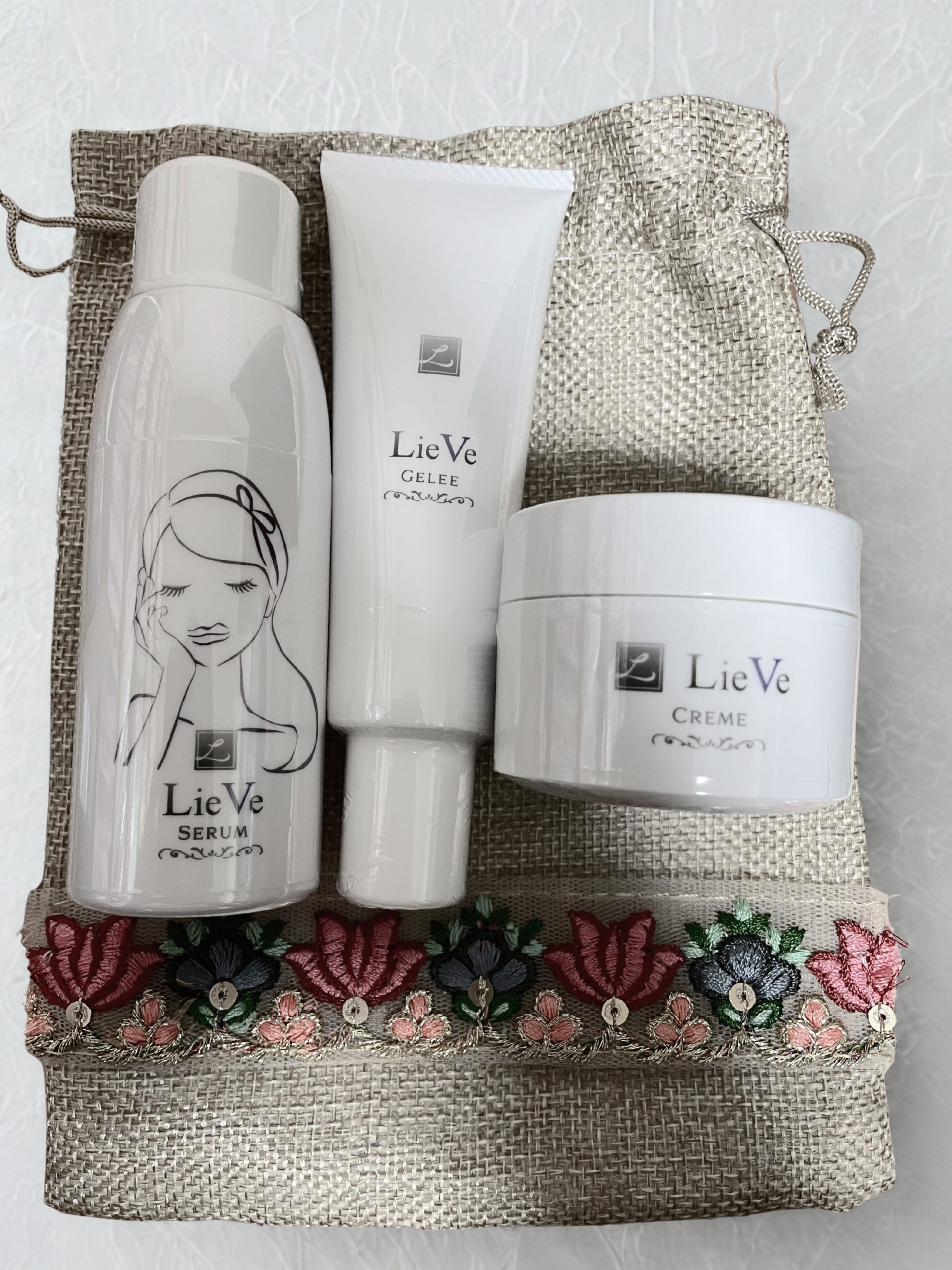 「なんとなく」でも「流行り」でも選ばない40代が本気で選ぶ、一生ものスキンケア